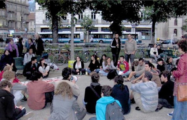 Vendredi, ils étaient une cinquantaine place Victor-Hugo. Vendredi, ils étaient une cinquantaine place Victor-Hugo.