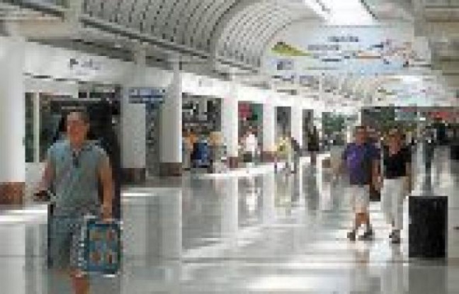 Les Montpelliérains retrouvent les galeries marchandes, mieux desservies en périphérie. Les Montpelliérains retrouvent les galeries marchandes, mieux desservies en périphérie.