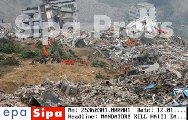 Capture d'écran du Mandatory Kill de l'agence Sipa sur la photo du tremblement de terre au Sichuan légendée dans un premier temps par erreur comme un témoignage de la situation à Port-au-Prince, le 14 janvier 2010. Capture d'écran du Mandatory Kill de l'agence Sipa sur la photo du tremblement de terre au Sichuan légendée dans un premier temps par erreur comme un témoignage de la situation à Port-au-Prince, le 14 janvier 2010.
