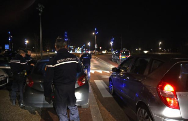 Illustration gendarmes Le 19 novembre 2015 à la frontière suisse. Illustration gendarmes Le 19 novembre 2015 à la frontière suisse.
