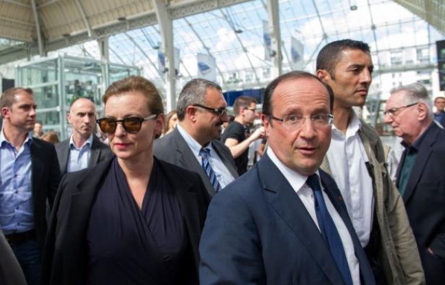 François Hollande et sa compagne Valérie Trierweiler ont pris place jeudi après-midi à bord d'un TGV à la gare de Lyon pour se rendre à Hyères (Var), d'où ils rejoindront pour leurs vacances le Fort de Brégançon, a constaté un journaliste de l'AFP. François Hollande et sa compagne Valérie Trierweiler ont pris place jeudi après-midi à bord d'un TGV à la gare de Lyon pour se rendre à Hyères (Var), d'où ils rejoindront pour leurs vacances le Fort de Brégançon, a constaté un journaliste de l'AFP.