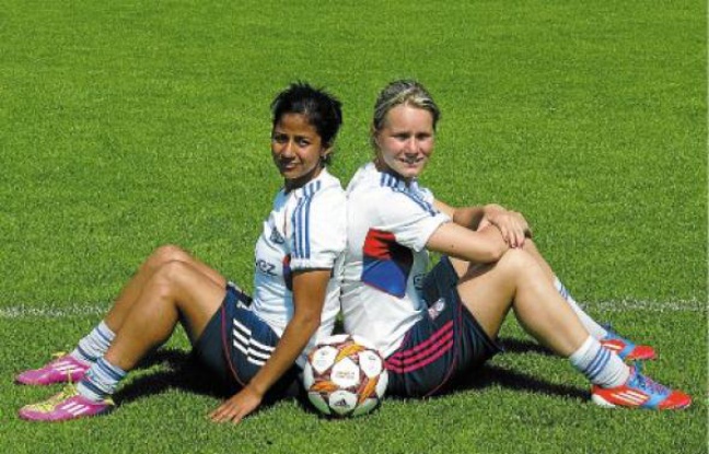 Dans l'ombre des talents offensifs (Schelin, Abily, Necib...), Shirley Cruz et Amandine Henry assurent l'équilibre de l'OL. Dans l'ombre des talents offensifs (Schelin, Abily, Necib...), Shirley Cruz et Amandine Henry assurent l'équilibre de l'OL.
