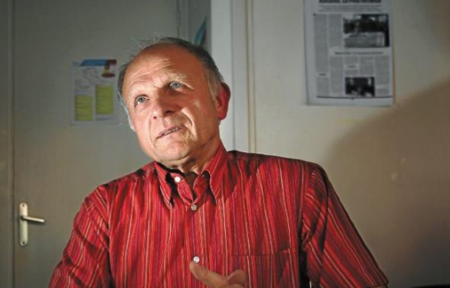 La sacoche toujours à la main, Pierre Pluta a une passion, le judo, et mène un combat, la défense des amiantés. La sacoche toujours à la main, Pierre Pluta a une passion, le judo, et mène un combat, la défense des amiantés.