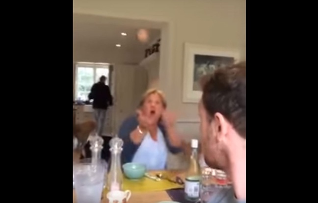 Chaque jour pendant un an, pour s'amuser, un fils s'est filmé en train de jeter un œuf à sa mère. Chaque jour pendant un an, pour s'amuser, un fils s'est filmé en train de jeter un œuf à sa mère.