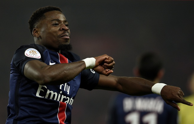 Serge Aurier, le défenseur du PSG, en décembre 2015, contre Lyon, au Parc des Princes. Serge Aurier, le défenseur du PSG, en décembre 2015, contre Lyon, au Parc des Princes.