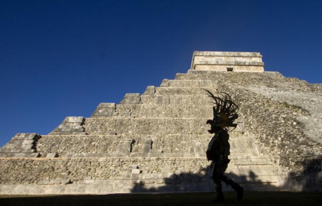 La pyramide de la cité maya Chichen Itza, dans l'Etat du Yucatan, au Mexique, le 20 décembre 2012. La pyramide de la cité maya Chichen Itza, dans l'Etat du Yucatan, au Mexique, le 20 décembre 2012.