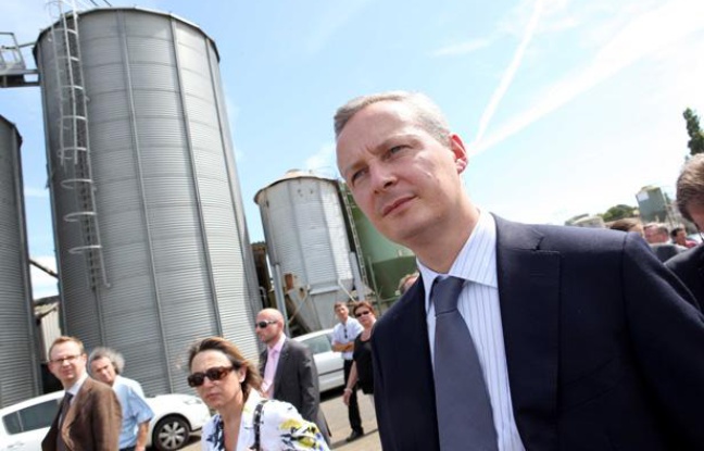 Bruno Le Maire en visite dans une usine de méthanisation chez un éleveur porcin dans les Côtes d'Armor, en juillet 2010. Bruno Le Maire en visite dans une usine de méthanisation chez un éleveur porcin dans les Côtes d'Armor, en juillet 2010.