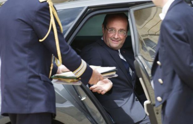 Le président François Hollande s'est rendu mercredi au cimetière britannique de Ranville, dans le Calvados, pour commémorer le 68e anniversaire du débarquement allié du 6 juin 1944 en Normandie. Le président François Hollande s'est rendu mercredi au cimetière britannique de Ranville, dans le Calvados, pour commémorer le 68e anniversaire du débarquement allié du 6 juin 1944 en Normandie.