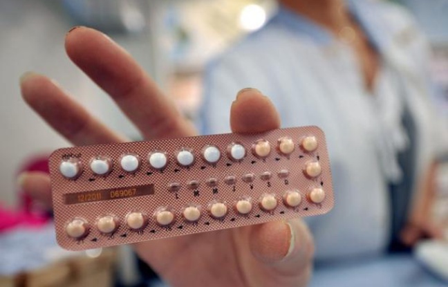 Une jeune femme qui accuse la pilule de troisième génération d'être à l'origine de son handicap a décidé de porter plainte contre le groupe pharmaceutique Bayer, qui commercialise ce médicament, a-t-on appris vendredi auprès de son avocat Me Philippe Courtois. Une jeune femme qui accuse la pilule de troisième génération d'être à l'origine de son handicap a décidé de porter plainte contre le groupe pharmaceutique Bayer, qui commercialise ce médicament, a-t-on appris vendredi auprès de son avocat Me Philippe Courtois.