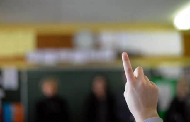 Les élèves comme leurs parents apprécient particulièrement les nombreuses activités extra-scolaires proposées gratuitement aux enfants à raison de deux après-midi par semaine, avant ou après les cours: danse, judo, escrime, théâtre, excursions, cuisine, écriture de blogs, informatique... Les élèves comme leurs parents apprécient particulièrement les nombreuses activités extra-scolaires proposées gratuitement aux enfants à raison de deux après-midi par semaine, avant ou après les cours: danse, judo, escrime, théâtre, excursions, cuisine, écriture de blogs, informatique...