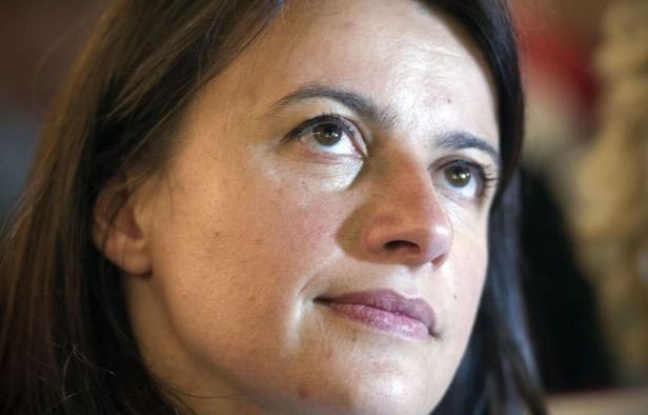 Toujours secrétaire nationale d'Europe Ecologie-Les Verts (EELV), Mme Duflot n'a fait que rappeler sur RMC et BFMTV la "position" de son parti depuis "très longtemps", à savoir la dépénalisation de cette drogue douce, plus consommée en France que dans la plupart des autres pays européens. Toujours secrétaire nationale d'Europe Ecologie-Les Verts (EELV), Mme Duflot n'a fait que rappeler sur RMC et BFMTV la "position" de son parti depuis "très longtemps", à savoir la dépénalisation de cette drogue douce, plus consommée en France que dans la plupart des autres pays européens.