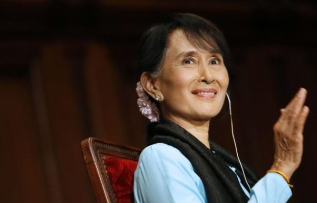 L'opposante birmane et prix Nobel de la paix Aung San Suu Kyi a annoncé être prête à diriger la Birmanie si son parti l'emporte aux élections, dans un entretien accordé jeudi à l'AFP au terme d'une tournée en Europe où elle a apprécié la "chaleur" de l'accueil des gens. L'opposante birmane et prix Nobel de la paix Aung San Suu Kyi a annoncé être prête à diriger la Birmanie si son parti l'emporte aux élections, dans un entretien accordé jeudi à l'AFP au terme d'une tournée en Europe où elle a apprécié la "chaleur" de l'accueil des gens.