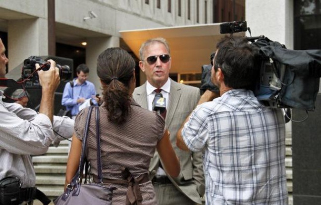 L'acteur Stephen Baldwin, qui poursuivait Kevin Costner, son ancien partenaire dans une société commercialisant un système de dépollution des eaux, a été débouté en justice jeudi, selon des documents rendus publics vendredi. L'acteur Stephen Baldwin, qui poursuivait Kevin Costner, son ancien partenaire dans une société commercialisant un système de dépollution des eaux, a été débouté en justice jeudi, selon des documents rendus publics vendredi.