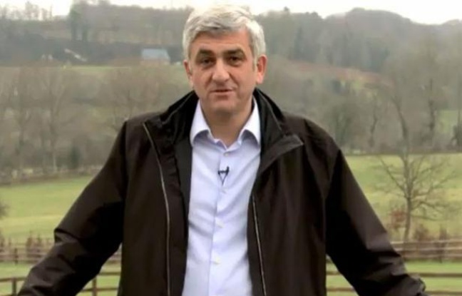 Hervé Morin délivre ses voeux pour 2013 depuis sa Normandie natale. Hervé Morin délivre ses voeux pour 2013 depuis sa Normandie natale.