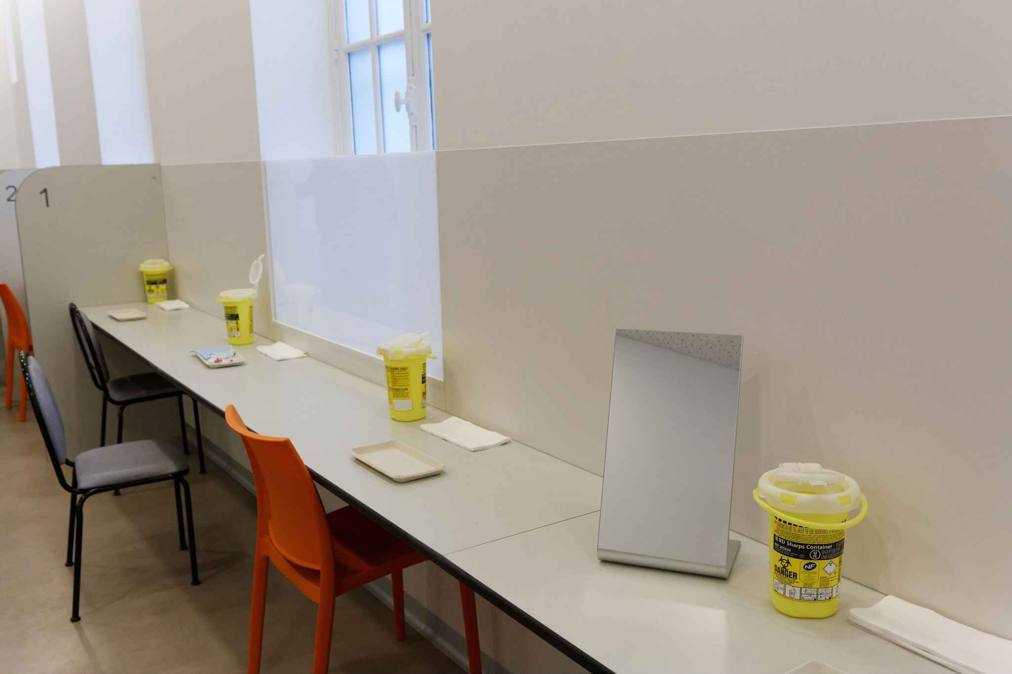 Salle De Consommation à Moindre Risque Lille Paris: Trois mois après son ouverture, la «salle de shoot » accueille