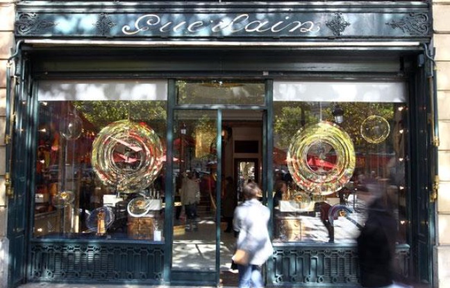 La boutique Guerlain sur les Champs-Elysées à Paris, le 25 septembre 2010 La boutique Guerlain sur les Champs-Elysées à Paris, le 25 septembre 2010