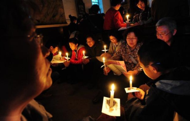 Pékin a réfuté jeudi les récentes critiques américaines sur les libertés religieuses en Chine, en demandant aux Etats-Unis d'abandonner leurs "préjugés". Pékin a réfuté jeudi les récentes critiques américaines sur les libertés religieuses en Chine, en demandant aux Etats-Unis d'abandonner leurs "préjugés".