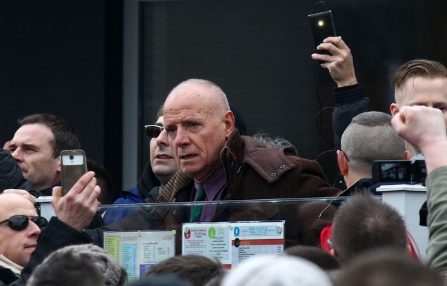 L'ancien général Christian Piquemal à la manifestation PEGIDA le 6 février au centre de Calais L'ancien général Christian Piquemal à la manifestation PEGIDA le 6 février au centre de Calais