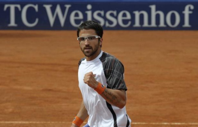 Le Serbe Janko Tipsarevic, 8e joueur mondial, a remporté le tournoi ATP de Stuttgart en battant en finale l'Argentin Juan Monaco (N.14), 6-4, 5-7, 6-3, dimanche sur la terre battue allemande Le Serbe Janko Tipsarevic, 8e joueur mondial, a remporté le tournoi ATP de Stuttgart en battant en finale l'Argentin Juan Monaco (N.14), 6-4, 5-7, 6-3, dimanche sur la terre battue allemande