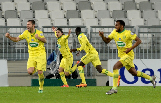 Les joueurs du FC Nantes fêtent leur quatrième but, synonyme de qualification pour les quarts de finale de la Coupe de France face aux Girondins, le 10 février 2016 à Bordeaux. Les joueurs du FC Nantes fêtent leur quatrième but, synonyme de qualification pour les quarts de finale de la Coupe de France face aux Girondins, le 10 février 2016 à Bordeaux.