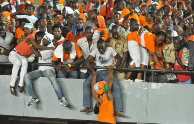 "Le Sénégal assumera les sanctions" qui découleraient des incidents ayant provoqué samedi à Dakar la suspension du match contre la Côte d'Ivoire comptant pour la qualification à la CAN-2013, a affirmé dimanche à l'AFP Ferdinand Coly, membre de l'encadrement des "Lions" "Le Sénégal assumera les sanctions" qui découleraient des incidents ayant provoqué samedi à Dakar la suspension du match contre la Côte d'Ivoire comptant pour la qualification à la CAN-2013, a affirmé dimanche à l'AFP Ferdinand Coly, membre de l'encadrement des "Lions"