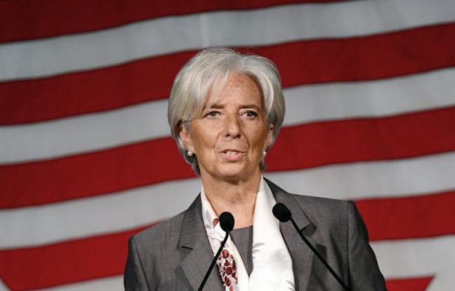 La directrice du Fonds monétaire international Christine Lagarde a estimé, dans un entretien publié samedi, que les Grecs devraient "commencer par s'entraider collectivement" en payant leurs impôts, se disant moins préoccupée par leur sort que par celui des enfants d'Afrique. La directrice du Fonds monétaire international Christine Lagarde a estimé, dans un entretien publié samedi, que les Grecs devraient "commencer par s'entraider collectivement" en payant leurs impôts, se disant moins préoccupée par leur sort que par celui des enfants d'Afrique.