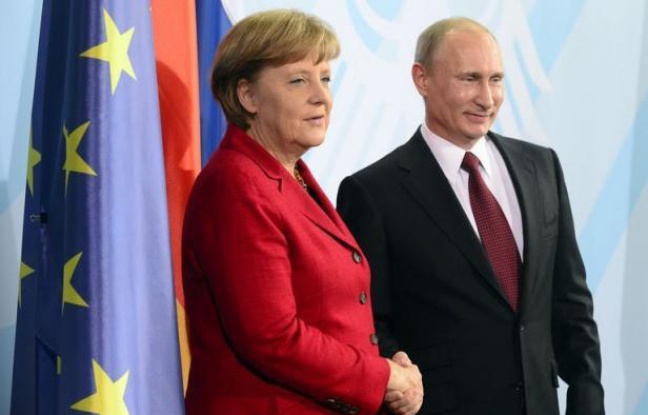 La chancelière allemande Angela Merkel et le président russe Vladimir Poutine ont affiché leur unité vendredi à Berlin sur une "solution politique" en Syrie où apparaissent des signes "précurseurs" de guerre civile, selon le dirigeant russe. La chancelière allemande Angela Merkel et le président russe Vladimir Poutine ont affiché leur unité vendredi à Berlin sur une "solution politique" en Syrie où apparaissent des signes "précurseurs" de guerre civile, selon le dirigeant russe.