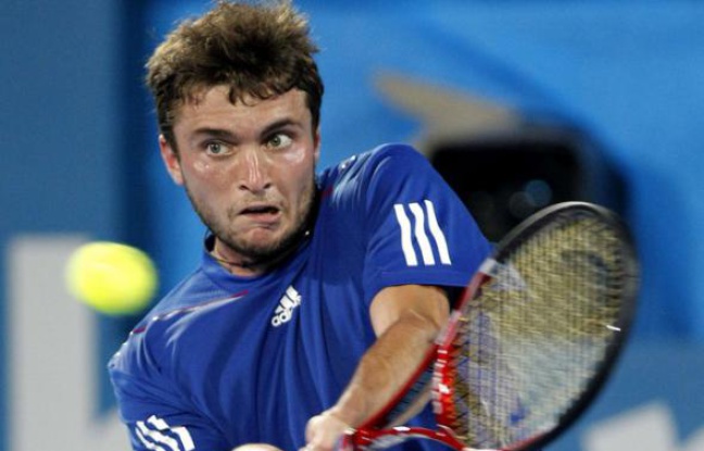 Le Français Gilles Simon, le 15 janvier 2011, à Sydney. Le Français Gilles Simon, le 15 janvier 2011, à Sydney.