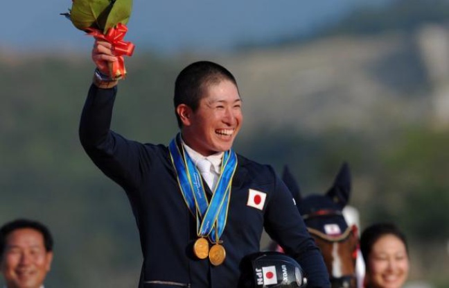 Si sa vie est consacrée à la quête spirituelle, Kenki Sato, jeune moine boudhiste japonais du temple de Myoshoji, sera d'abord un sportif quand il chevauchera sa monture lors du concours complet d'équitation, aux jeux Olympiques de Londres. Si sa vie est consacrée à la quête spirituelle, Kenki Sato, jeune moine boudhiste japonais du temple de Myoshoji, sera d'abord un sportif quand il chevauchera sa monture lors du concours complet d'équitation, aux jeux Olympiques de Londres.