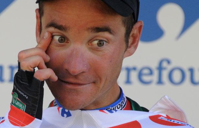 Thomas Voeckler lors de la remise du maillot de meilleur grimpeur, le 17 juillet 2012, à Bagnères-de-Luchon. Thomas Voeckler lors de la remise du maillot de meilleur grimpeur, le 17 juillet 2012, à Bagnères-de-Luchon.