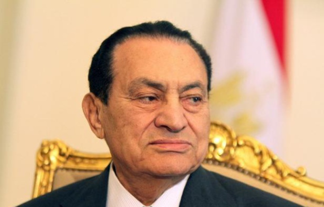 Le procès de l'ex-président égyptien Hosni Moubarak pour corruption et meurtre de manifestants a été reporté dimanche au 28 décembre, en attendant une décision sur un éventuel remplacement du juge, a indiqué l'agence officielle Mena. Le procès de l'ex-président égyptien Hosni Moubarak pour corruption et meurtre de manifestants a été reporté dimanche au 28 décembre, en attendant une décision sur un éventuel remplacement du juge, a indiqué l'agence officielle Mena.