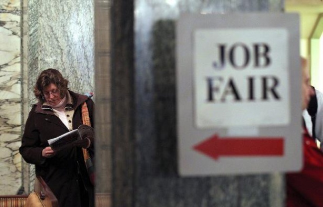 Le taux de chômage des Etats-Unis est remonté en mai pour la première fois en un an et les mauvais chiffres de l'emploi publiés vendredi, qui ont fait plonger les Bourses, font désormais craindre un ralentissement prolongé de l'économie américaine. Le taux de chômage des Etats-Unis est remonté en mai pour la première fois en un an et les mauvais chiffres de l'emploi publiés vendredi, qui ont fait plonger les Bourses, font désormais craindre un ralentissement prolongé de l'économie américaine.
