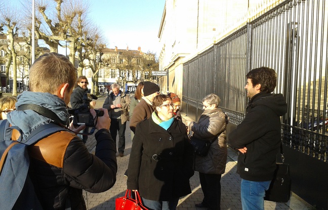 Marie-Lys Bibeyran devant le Palais de Justice avant l'audience en appel, le 5 mars 2015. Marie-Lys Bibeyran devant le Palais de Justice avant l'audience en appel, le 5 mars 2015.