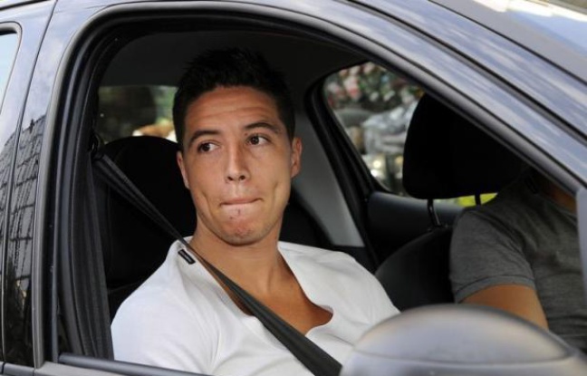 La Fédération française de football (FFF) a suspendu vendredi Nasri et Ménez en équipe de France, respectivement pour 3 matches et 1 match, pour avoir terni l'image des Bleus durant l'Euro-2012, tandis qu'une altercation a eu lieu en marge de l'audition disciplinaire entre l'agent de Ben Arfa et son père. La Fédération française de football (FFF) a suspendu vendredi Nasri et Ménez en équipe de France, respectivement pour 3 matches et 1 match, pour avoir terni l'image des Bleus durant l'Euro-2012, tandis qu'une altercation a eu lieu en marge de l'audition disciplinaire entre l'agent de Ben Arfa et son père.