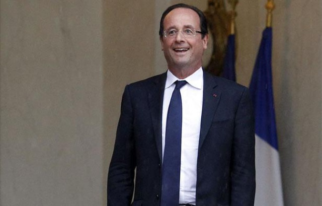 François Hollande sur le perron de l'Elysée, à Paris, le 7 juin 2012. François Hollande sur le perron de l'Elysée, à Paris, le 7 juin 2012.
