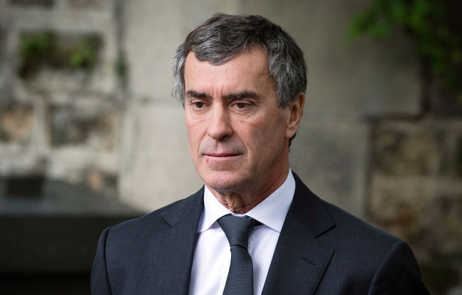 Paris, le 3 juin 2013. Jérôme Cahuzac assiste aux obsèques de son ami Guy Carcassonne. Paris, le 3 juin 2013. Jérôme Cahuzac assiste aux obsèques de son ami Guy Carcassonne.