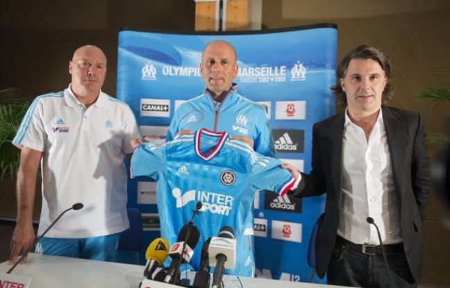 Le choix d'Elie Baup, nommé mercredi entraîneur de Marseille (Ligue 1), "s'est imposé comme une évidence", a affirmé jeudi le président Vincent Labrune lors d'une conférence de presse à Crans-Montana (Suisse), où les joueurs de l'OM sont en stage jusqu'au 13 juillet. Le choix d'Elie Baup, nommé mercredi entraîneur de Marseille (Ligue 1), "s'est imposé comme une évidence", a affirmé jeudi le président Vincent Labrune lors d'une conférence de presse à Crans-Montana (Suisse), où les joueurs de l'OM sont en stage jusqu'au 13 juillet.