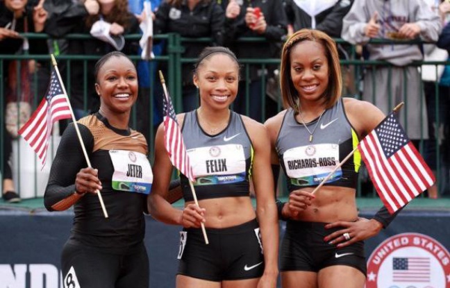 Allyson Felix a mis le turbo pour remporter samedi le 200 m des sélections américaines, dans un chrono de 21 sec 69/100 qui fait d'elle la grande favorite des jeux Olympiques, mais elle doit encore régler l'épineuse question de sa présence sur 100 m à Londres. Allyson Felix a mis le turbo pour remporter samedi le 200 m des sélections américaines, dans un chrono de 21 sec 69/100 qui fait d'elle la grande favorite des jeux Olympiques, mais elle doit encore régler l'épineuse question de sa présence sur 100 m à Londres.