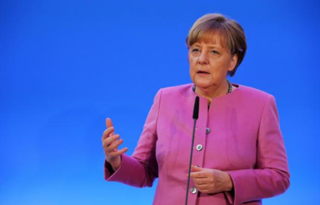 La chancelière allemande Angela Merkel s'exprime devant son parti le CDU, le 8 janvier 2016 à Mayence La chancelière allemande Angela Merkel s'exprime devant son parti le CDU, le 8 janvier 2016 à Mayence