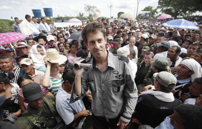 Le journaliste français Roméo Langlois, après sa libération à San Isidro (Colombie), le 30 mai 2012. Le journaliste français Roméo Langlois, après sa libération à San Isidro (Colombie), le 30 mai 2012.