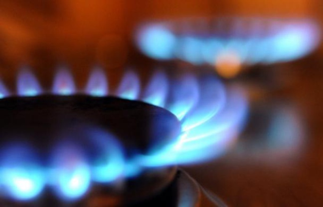 Le risque se confirme d'une flambée des factures d'énergie cet été: GDF Suez est en voie d'obtenir une compensation du gel des prix du gaz imposé fin 2011, en plus d'une hausse de tarif de l'ordre de 5% attendue début juillet, et l'électricité doit aussi augmenter. Le risque se confirme d'une flambée des factures d'énergie cet été: GDF Suez est en voie d'obtenir une compensation du gel des prix du gaz imposé fin 2011, en plus d'une hausse de tarif de l'ordre de 5% attendue début juillet, et l'électricité doit aussi augmenter.