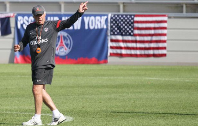 Carlo Ancelotti lors d'un entraînement du PSH à Princeton (USA), le 21 juillet 2012. Carlo Ancelotti lors d'un entraînement du PSH à Princeton (USA), le 21 juillet 2012.