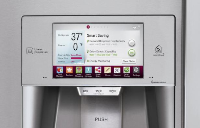 Comme d'autres marques, LG travaille sur des concepts de réfrigérateurs intelligents, en liaison direct avec nos smartphones et tabelttes. Comme d'autres marques, LG travaille sur des concepts de réfrigérateurs intelligents, en liaison direct avec nos smartphones et tabelttes.