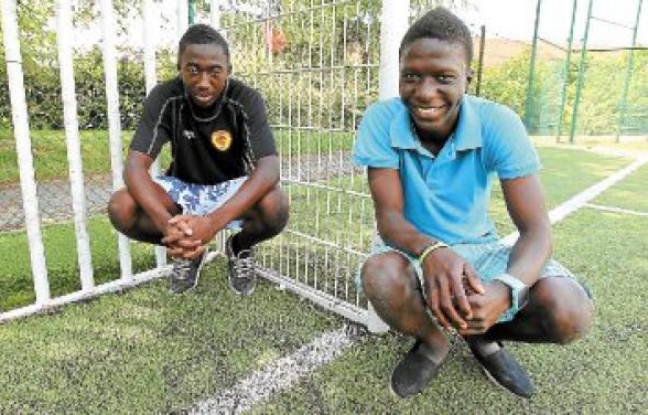 À 16 ans, Daouda Traoré et François Sall sont fiers d'avoir toujours vécu à la Duchère. À 16 ans, Daouda Traoré et François Sall sont fiers d'avoir toujours vécu à la Duchère.