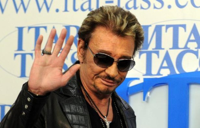 Johnny Hallyday, hospitalisé depuis cinq jours aux Antilles à cause d'une gêne respiratoire, devrait partir dès vendredi à Los Angeles, un de ses lieux de résidence, pour y réaliser des examens complémentaires, selon un média proche de la star. Johnny Hallyday, hospitalisé depuis cinq jours aux Antilles à cause d'une gêne respiratoire, devrait partir dès vendredi à Los Angeles, un de ses lieux de résidence, pour y réaliser des examens complémentaires, selon un média proche de la star.