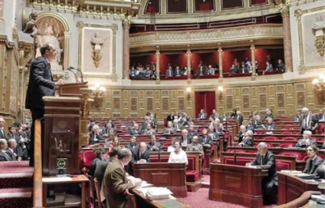 Eric Woerth, le ministre du Travail, à la tribune du Sénat, lors du débat sur le projet de réforme des retraites. Eric Woerth, le ministre du Travail, à la tribune du Sénat, lors du débat sur le projet de réforme des retraites.