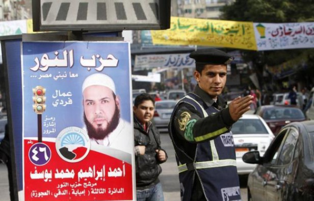 Les islamistes égyptiens, qui ont largement dominé le début des législatives, comptent sur une nouvelle phase du vote, qui débute mercredi, pour consolider leur avance dans cette première élection depuis la chute de Hosni Moubarak en février. Les islamistes égyptiens, qui ont largement dominé le début des législatives, comptent sur une nouvelle phase du vote, qui débute mercredi, pour consolider leur avance dans cette première élection depuis la chute de Hosni Moubarak en février.