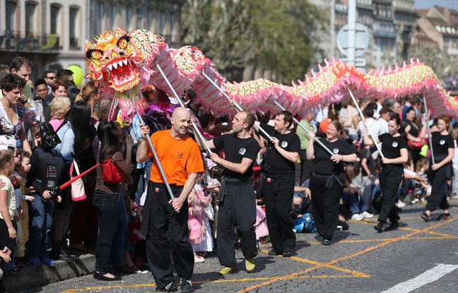 Le 8 février, c'est le Nouvel An chinois avec l'année du Singe. Défilé d'un dragon lors du carnaval de Strasbourg 2014. Le 8 février, c'est le Nouvel An chinois avec l'année du Singe. Défilé d'un dragon lors du carnaval de Strasbourg 2014.