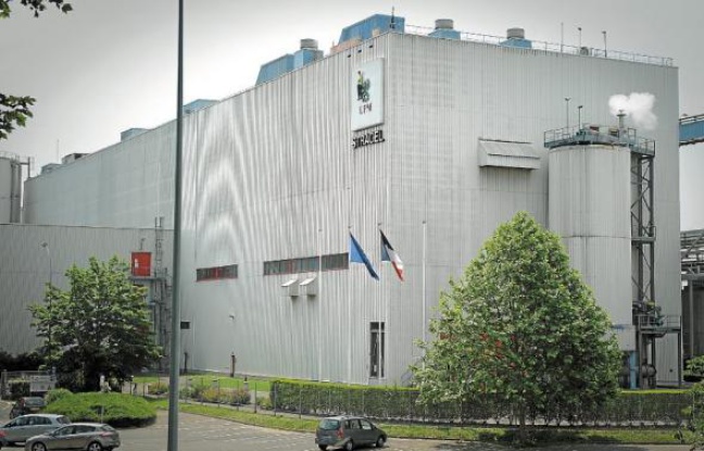 Après le papier magazine, l'usine strasbourgeoise Stracel devrait produire du carton ondulé. Après le papier magazine, l'usine strasbourgeoise Stracel devrait produire du carton ondulé.