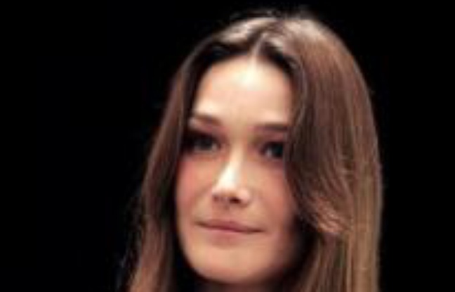 Le président français Nicolas Sarkozy a affiché sa relation avec l'ex-top model Carla Bruni en se laissant photographier avec elle ce week-end au parc Eurodisney près de Paris, deux mois après son retentissant divorce d'avec Cécilia. Le président français Nicolas Sarkozy a affiché sa relation avec l'ex-top model Carla Bruni en se laissant photographier avec elle ce week-end au parc Eurodisney près de Paris, deux mois après son retentissant divorce d'avec Cécilia.